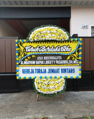 Papan Bunga Duka di Medan Timur